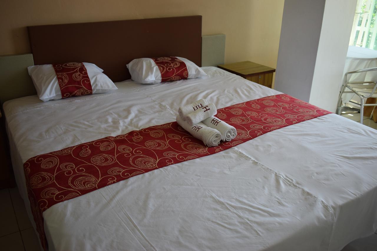 Hypertek Hotel Гранд-Бэй Экстерьер фото